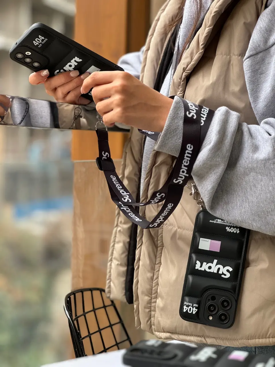 1081e0 قاب پافر Supreme با بند آیفون ، سامسونگ ، شیائومی (کدC1517) - Image 1