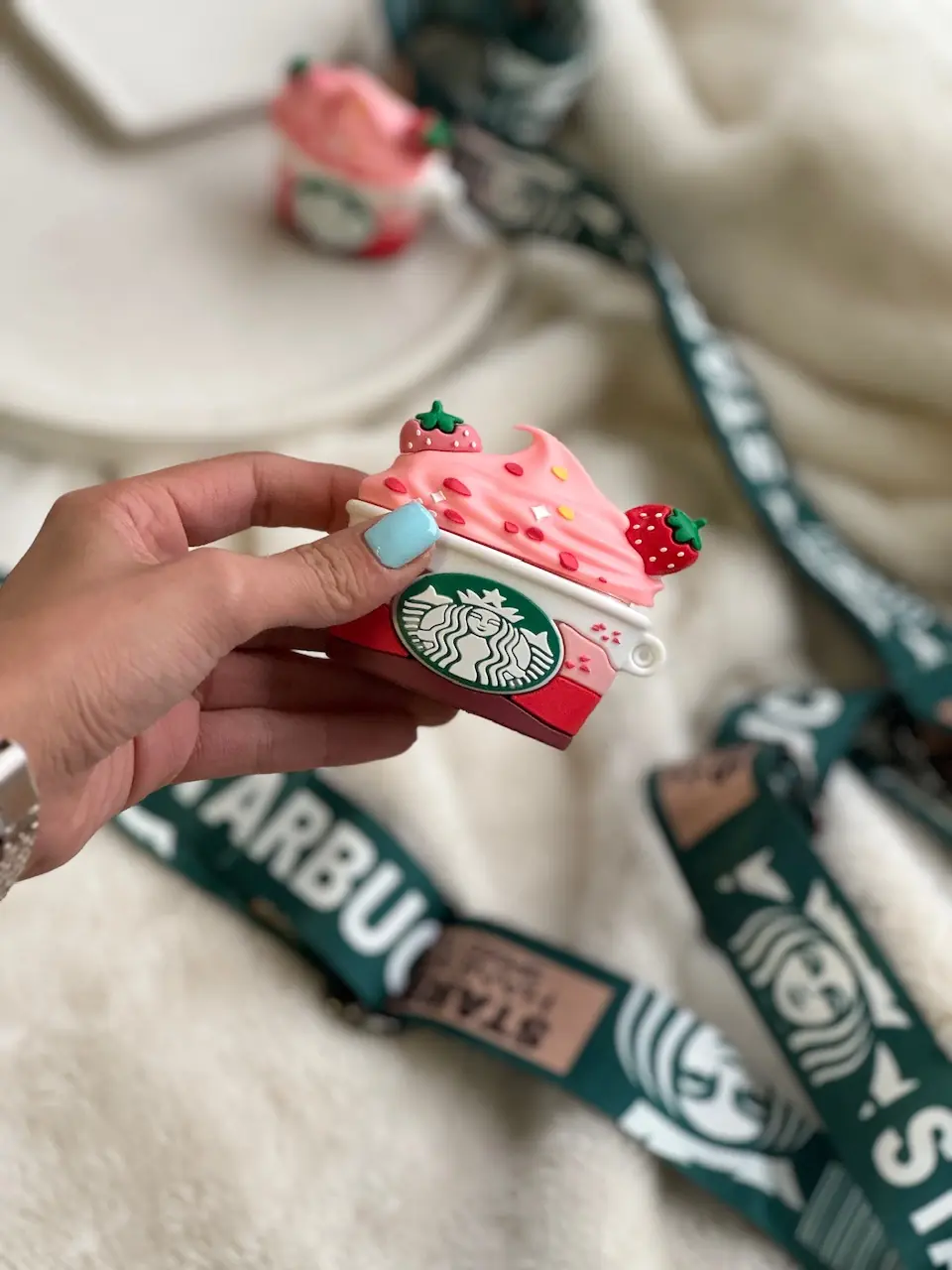 7b11ee کاور ایرپاد strawberry starbucks drink (کدa0091) - Image 1