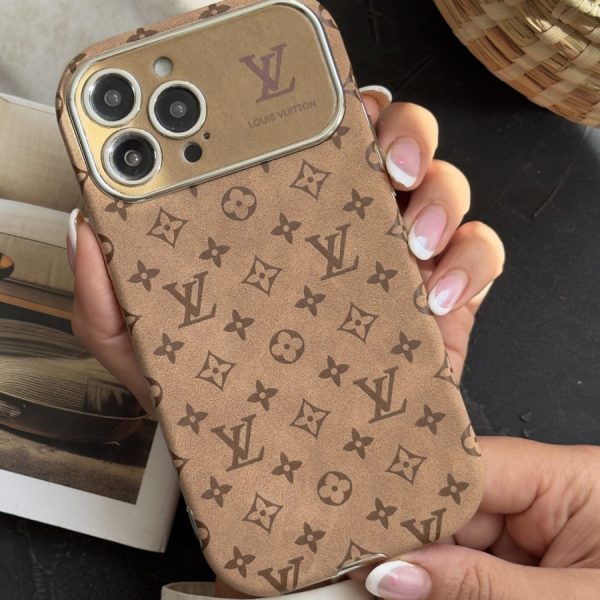 قاب موبایل آیفون لویی ویتون مخملی فونتی قهوه ای