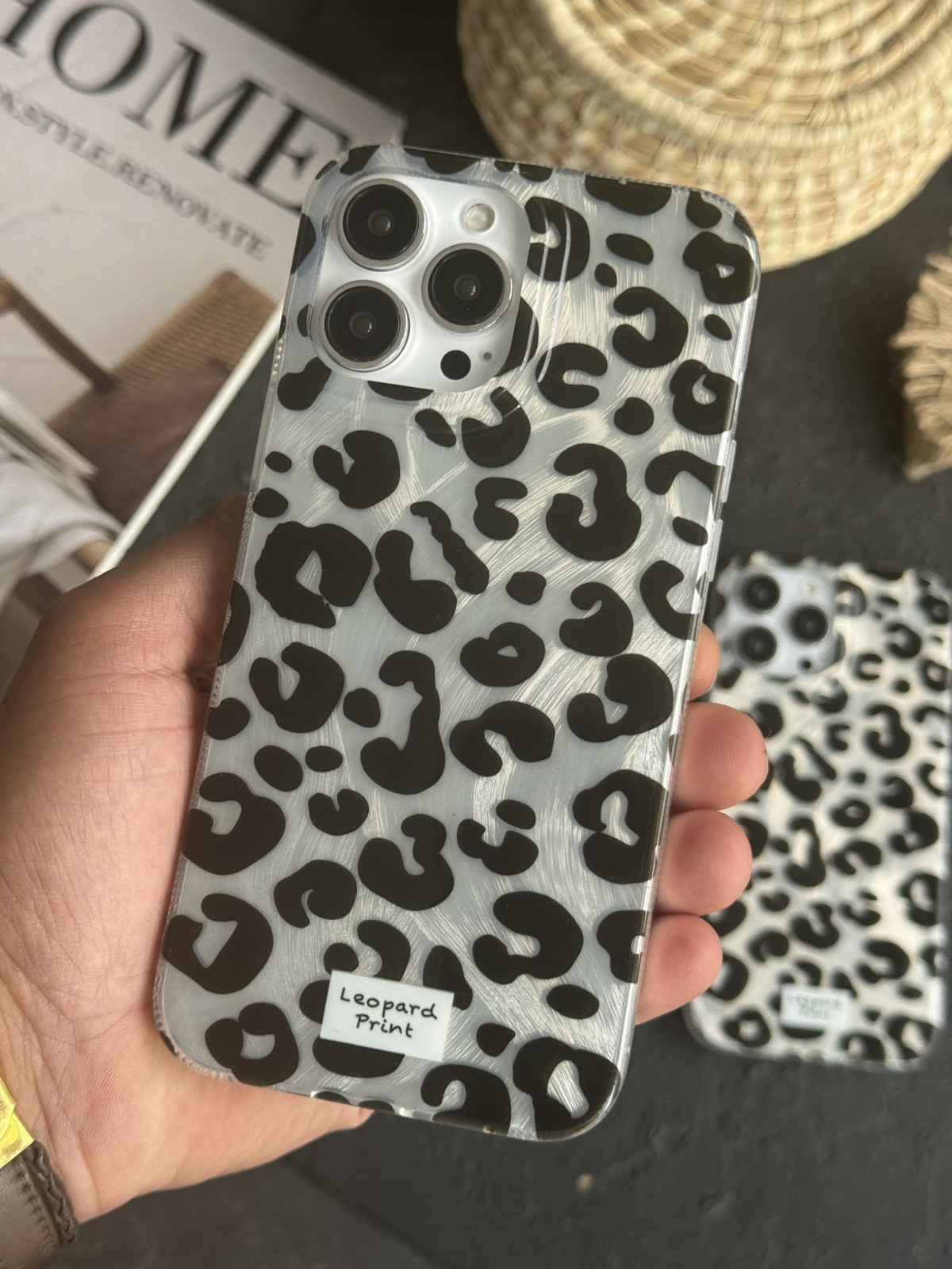 قاب موبایل آیفون پلنگ جگوار مشکی