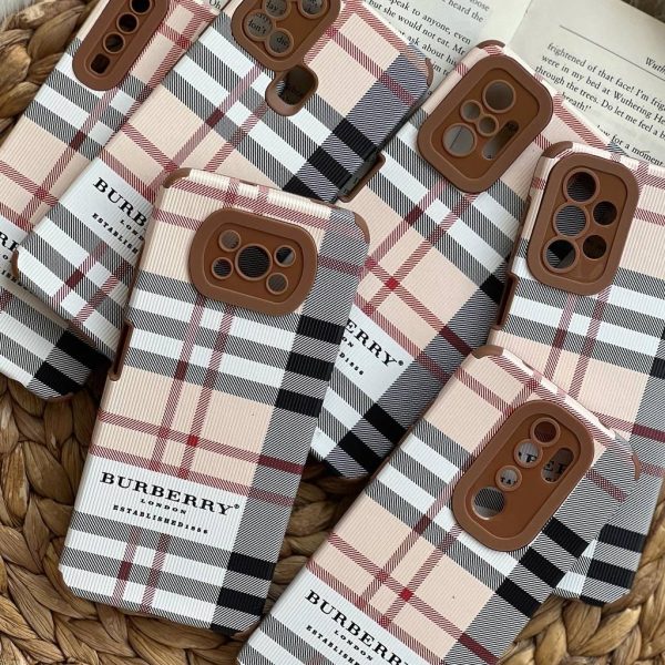 قاب موبایل آیفون باربری لندن محافظ لنزدار