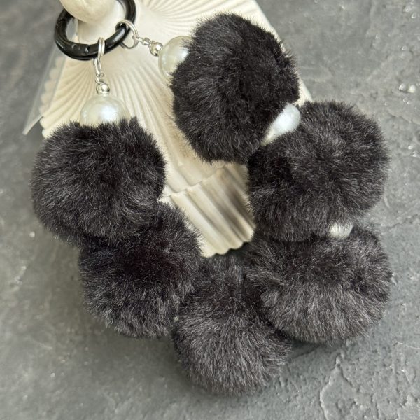 بند آویز توپی پشمالو