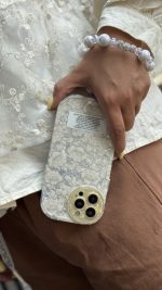 قاب موبایل ( آیفون ) گل مستر پیس سفید نقره ای + بندست مخملی - Image 2
