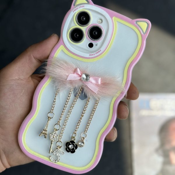 قاب موبایل گربه آویزدار پاریس و شنل