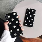 قاب موبایل آیفون بابونه مشکی ژله ای