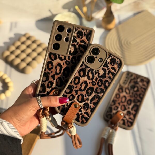 قاب پلنگی قهوه ای سالید با آویز آیفون سامسونگ شیائومی (کدC1925)