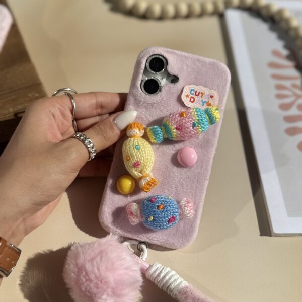 قاب شکلات کاموایی با آویز (کدC1942)