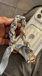 قاب موبایل آیفون اسکارف گل آبی مه آلود + بندست - Image 3