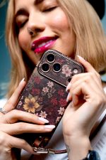 قاب موبایل آیفون فلاور آیلیش قهوه ای به همراه دو عدد بند کوتاه و بلند