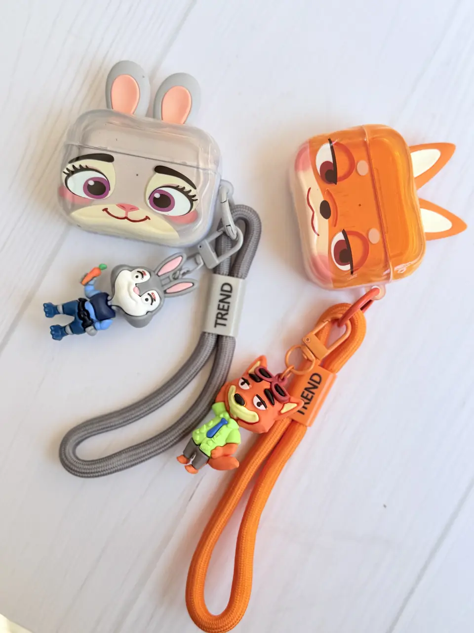 05954d کاور ایرپاد Zootopia با آویز (کدa0339) - Image 1